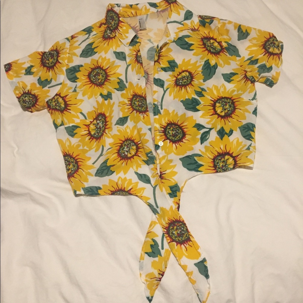 Sunflower collared crop top